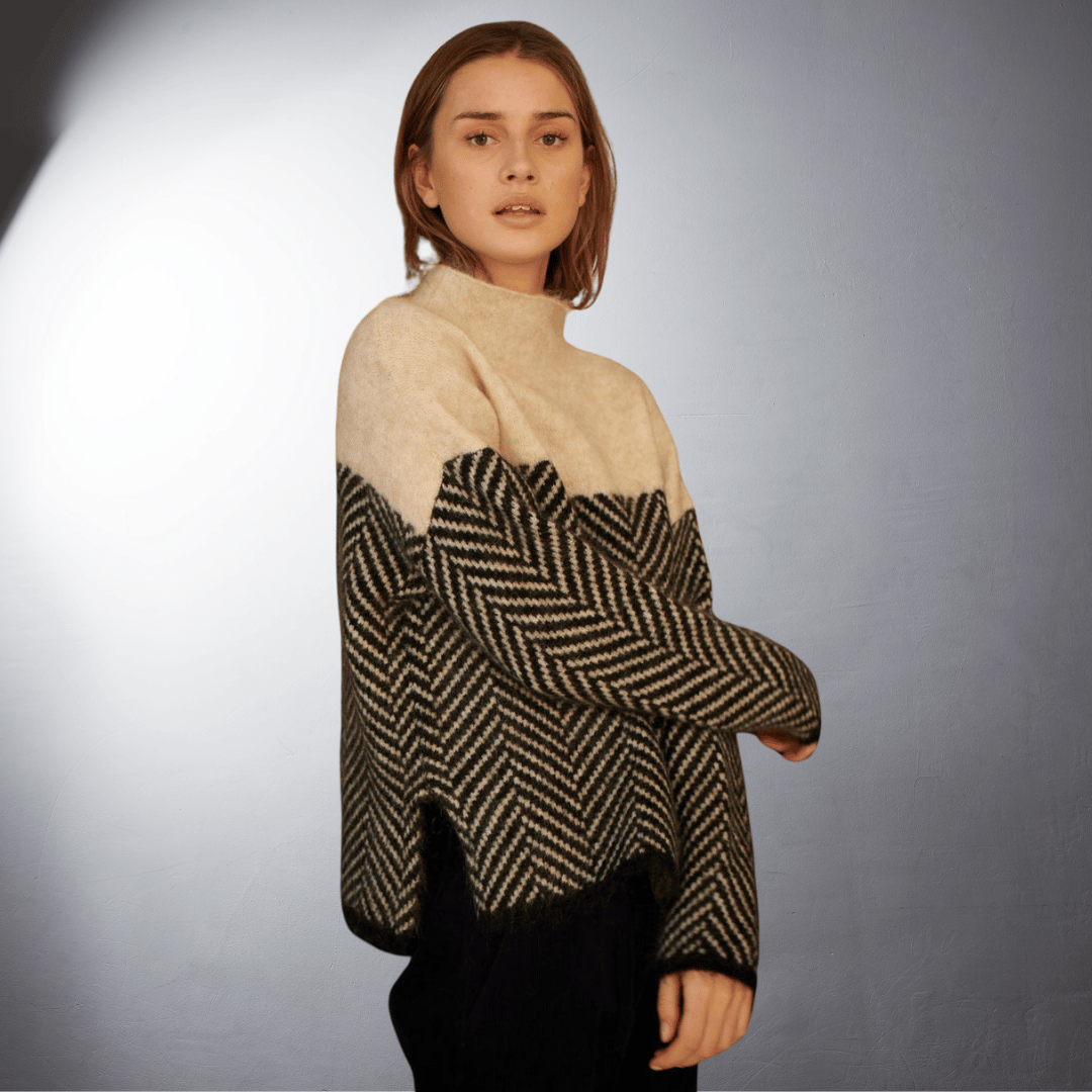 Ebba Lightweight Turtleneck Tee