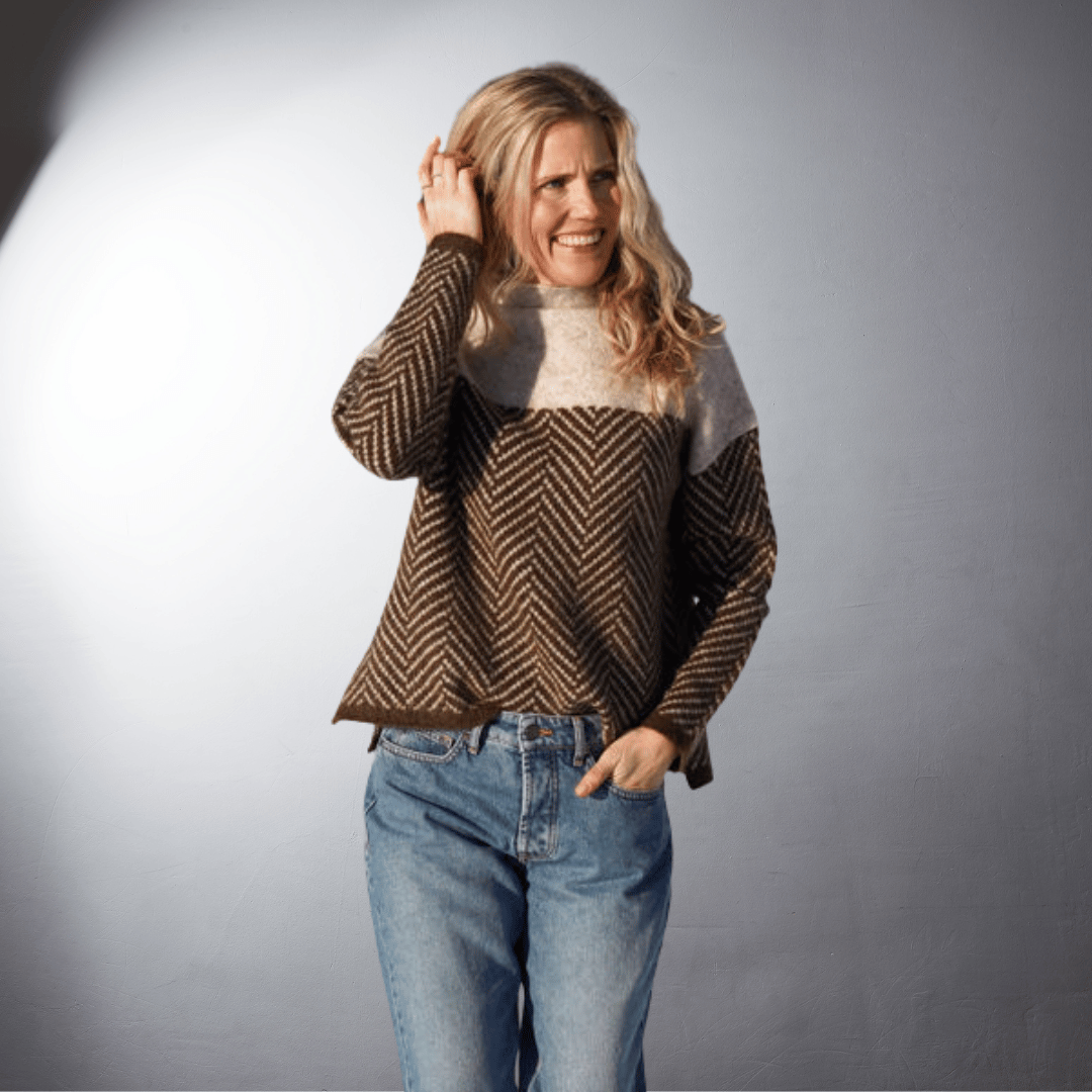 Ebba Lightweight Turtleneck Tee