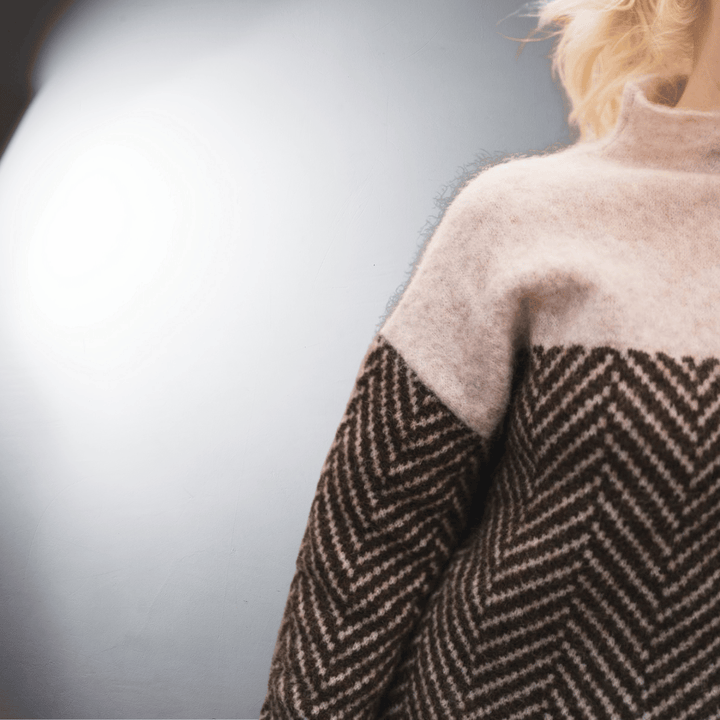 Ebba Lightweight Turtleneck Tee