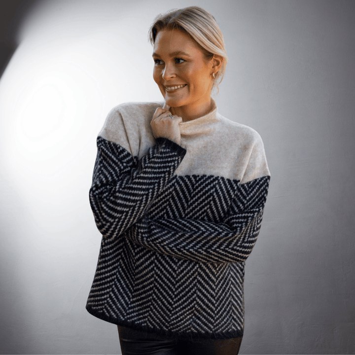 Ebba Lightweight Turtleneck Tee