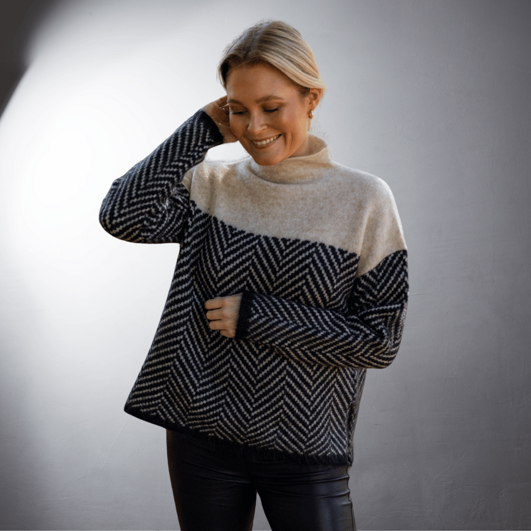 Ebba Lightweight Turtleneck Tee
