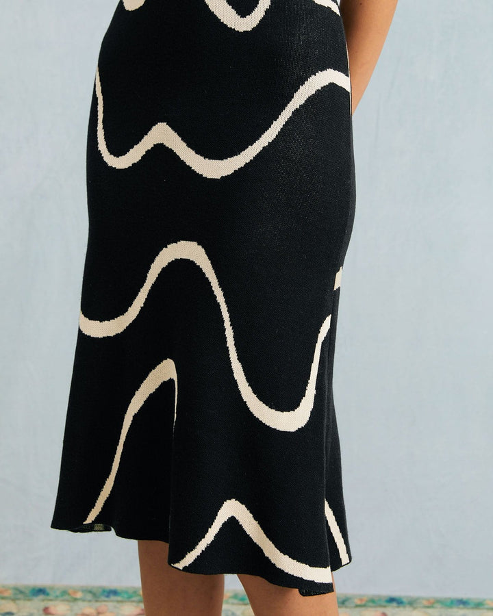 Black Textured Wave Midi Dress
