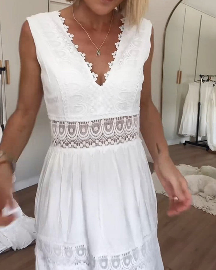 Women’s Lace V-Neck Maxi Wedding Guest Dress