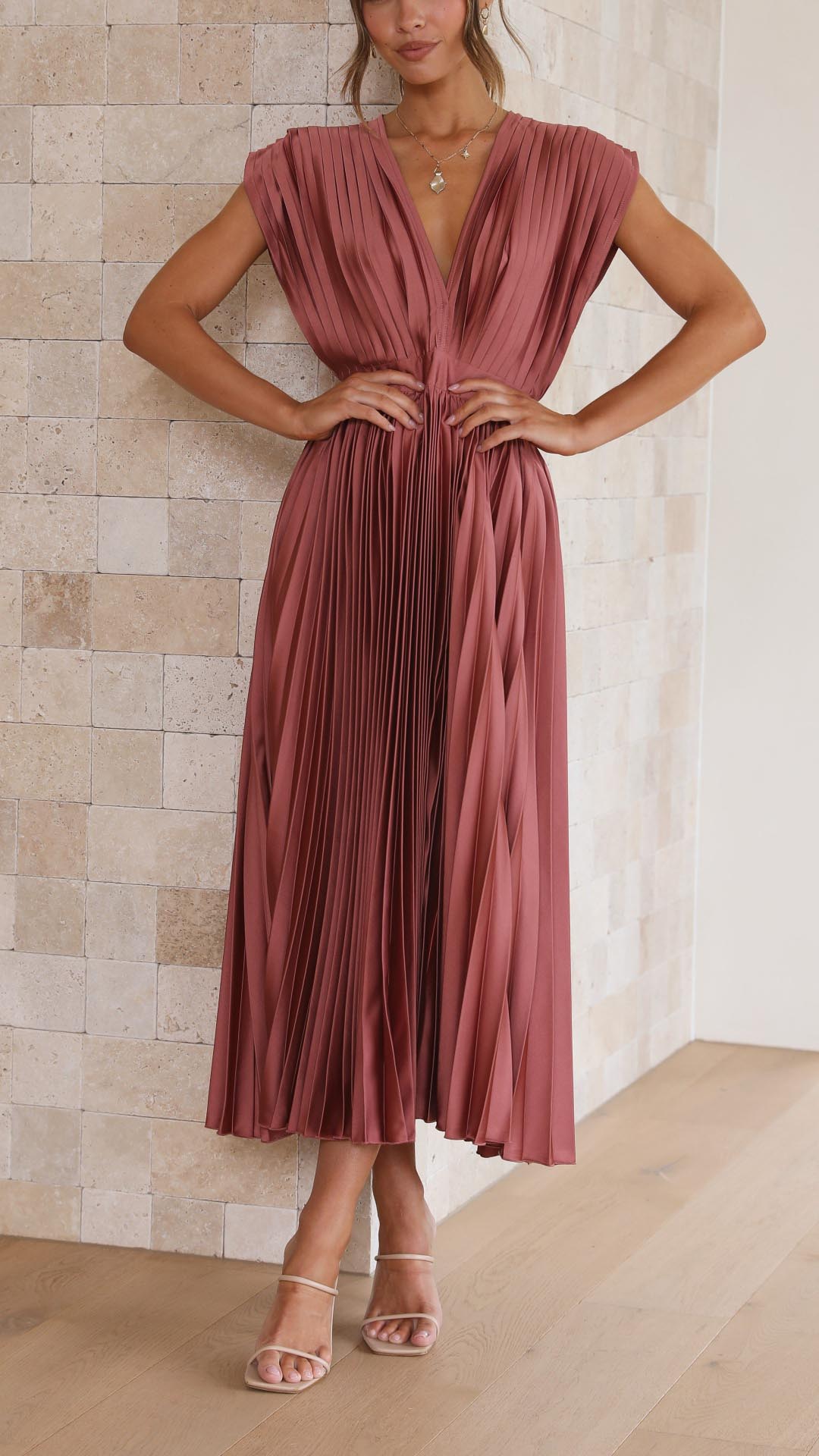 Women’s Pleated V Neck Cap Sleeve Midi Wedding Guest Dress